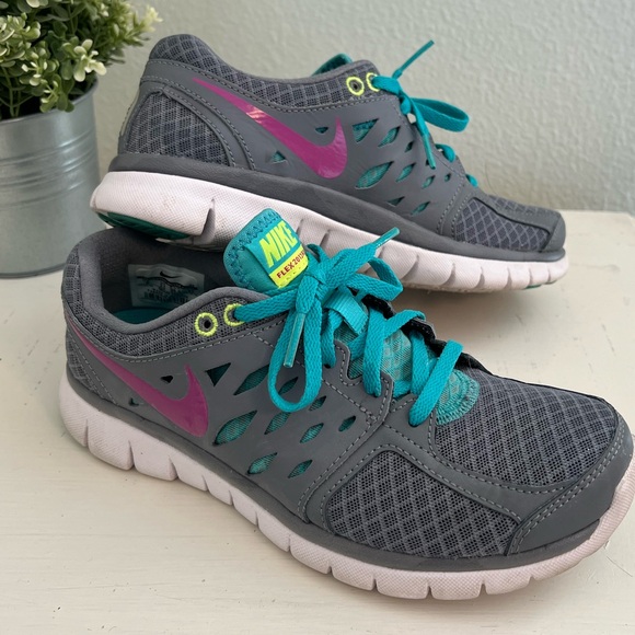Nike flex run 2013, size 6 running shoe - Picture 2 of 6